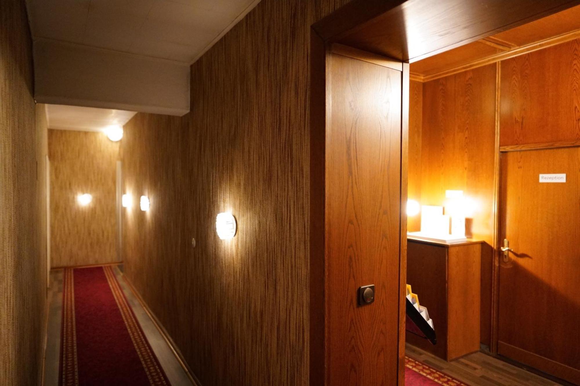 Hotel Pension Xantener Eck Берлин Екстериор снимка