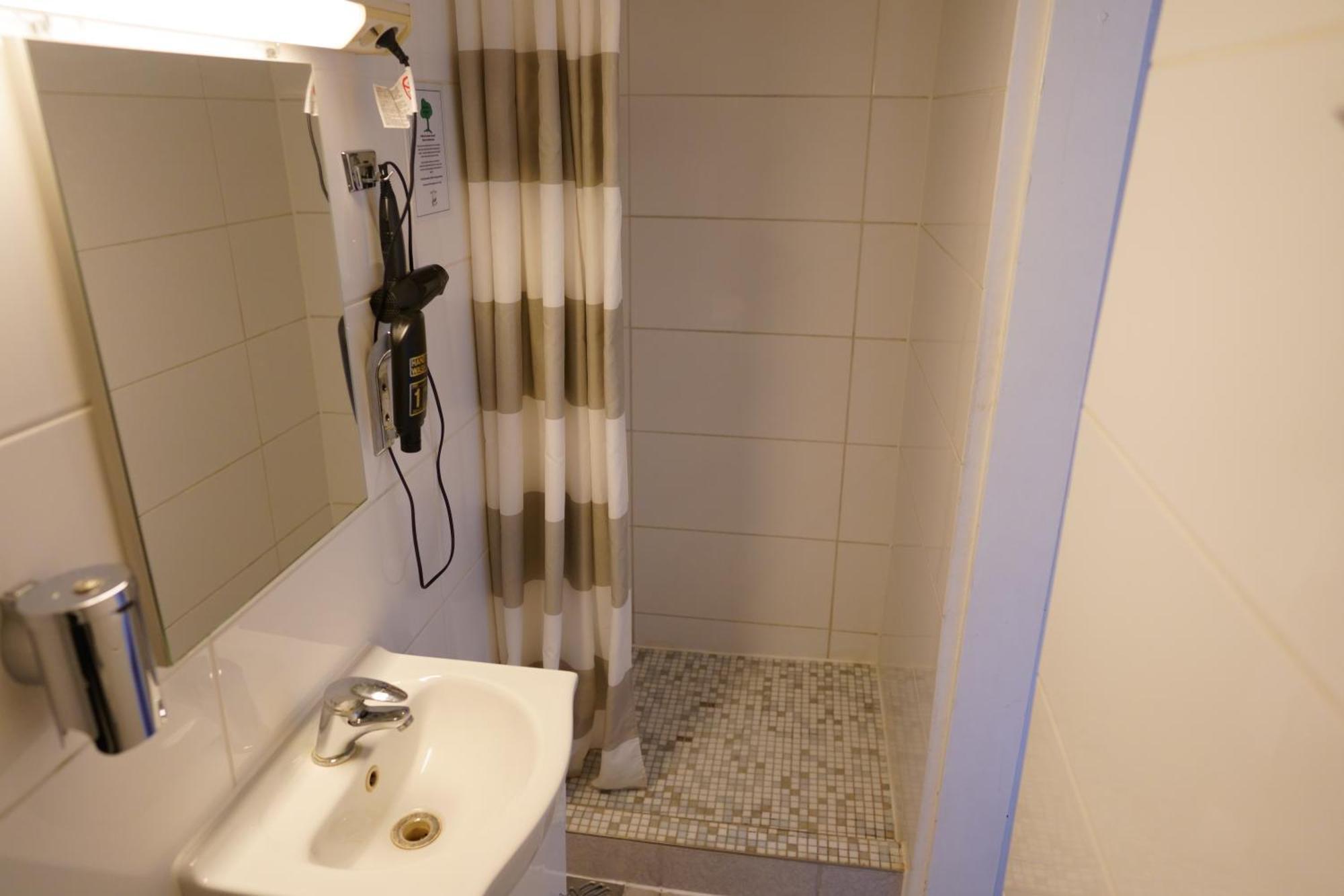 Hotel Pension Xantener Eck Берлин Екстериор снимка