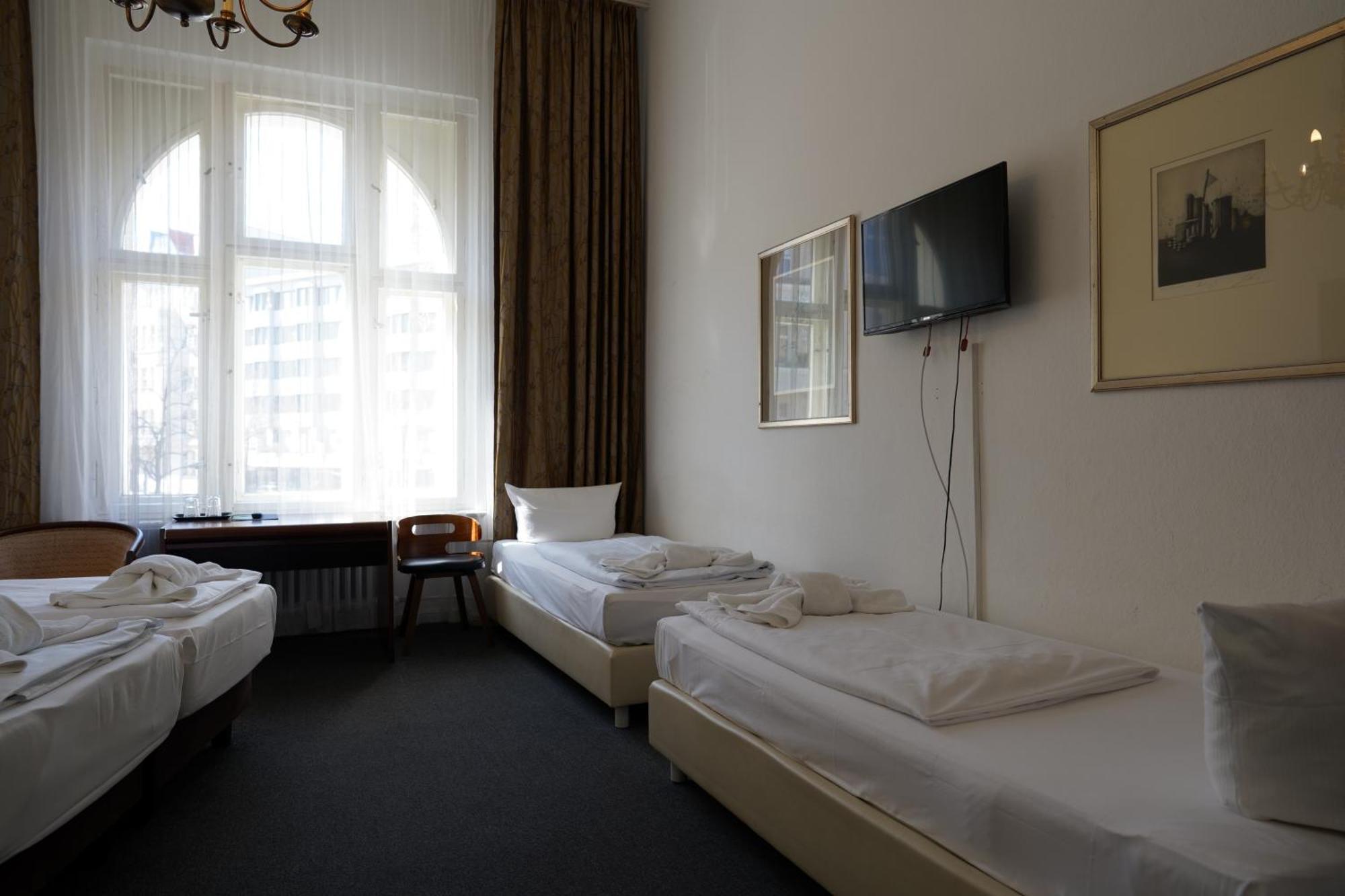 Hotel Pension Xantener Eck Берлин Екстериор снимка