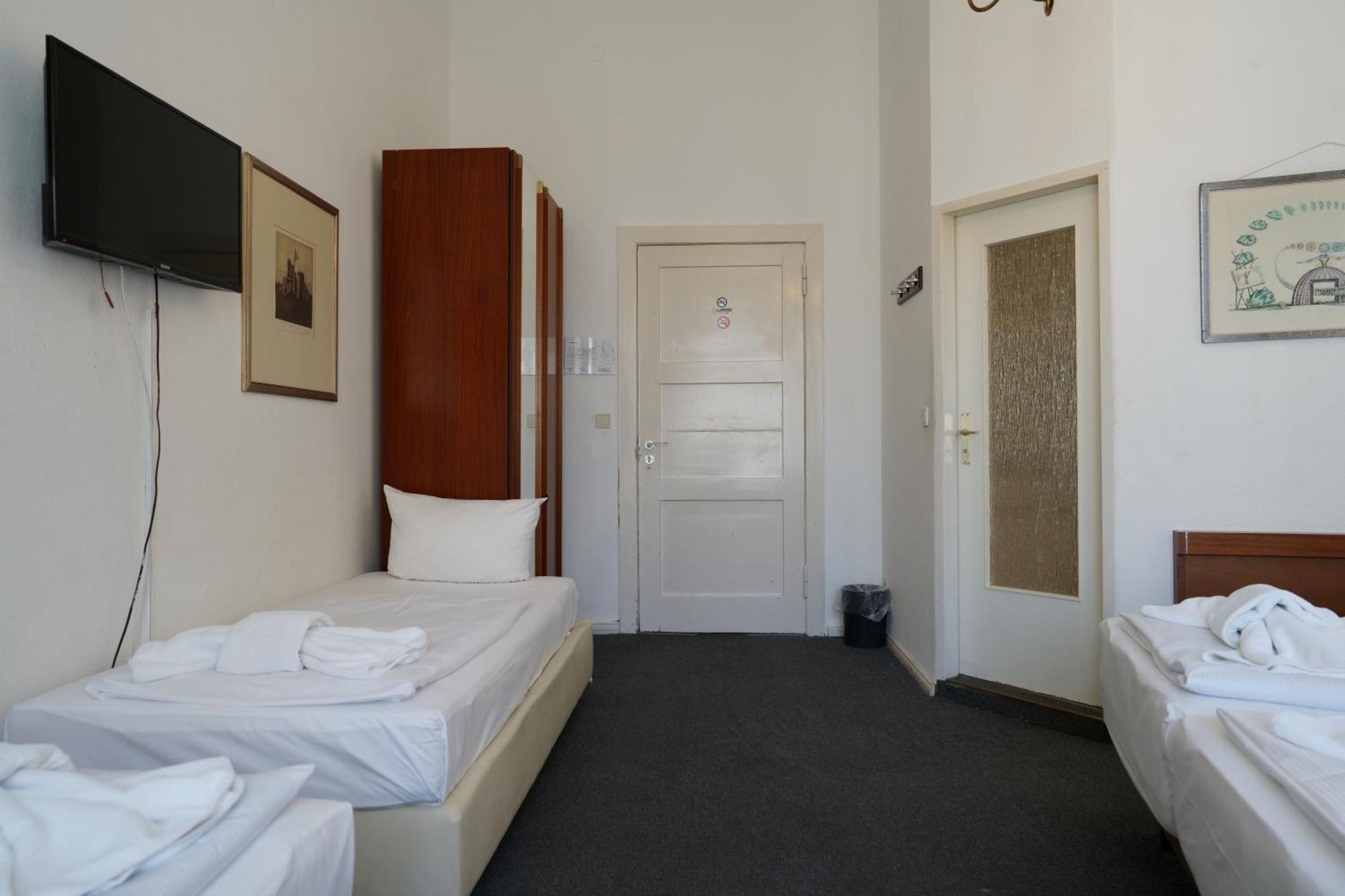 Hotel Pension Xantener Eck Берлин Екстериор снимка