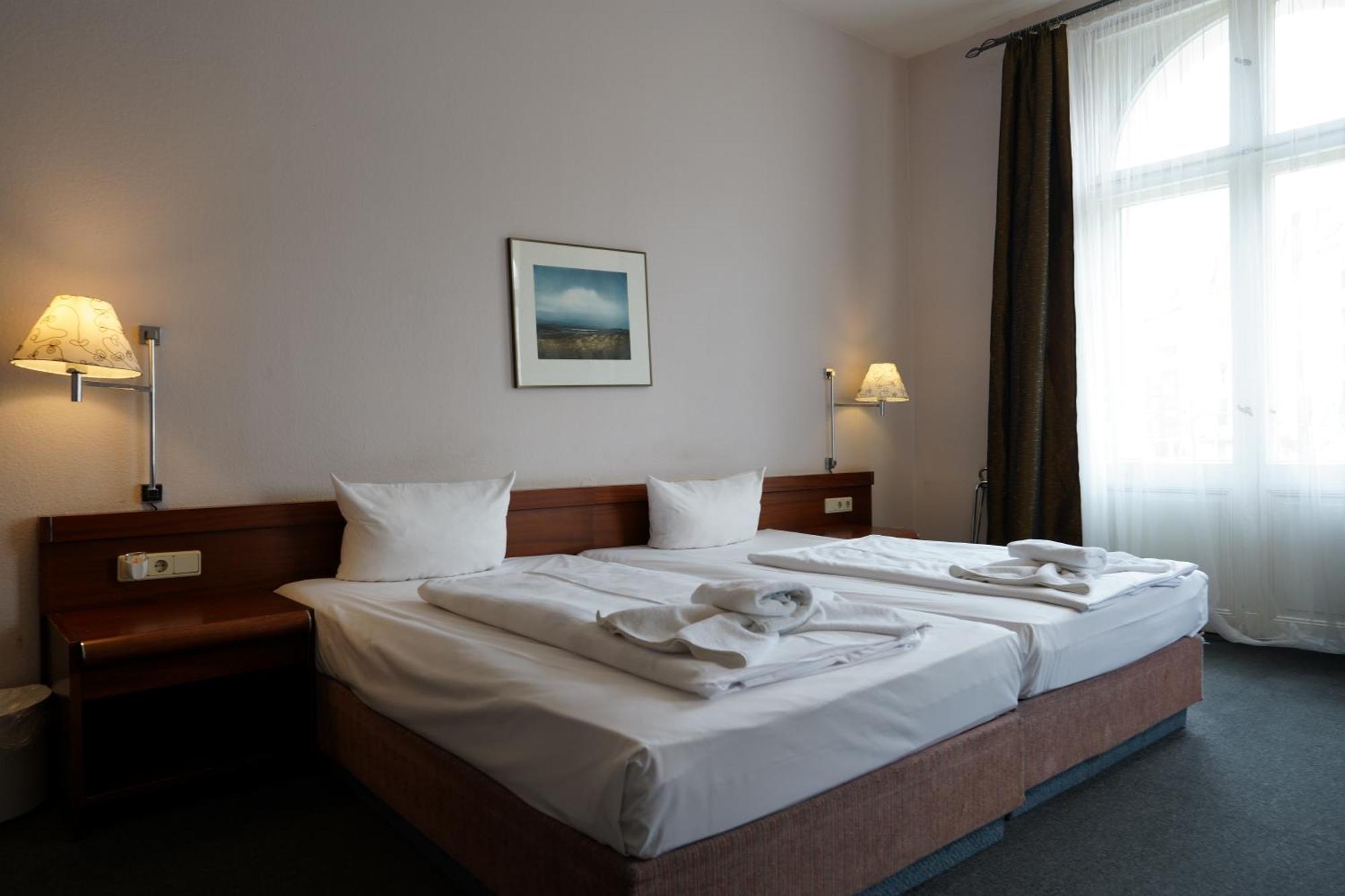 Hotel Pension Xantener Eck Берлин Екстериор снимка