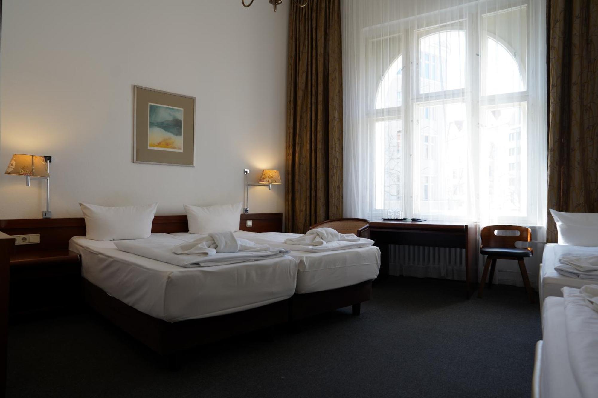Hotel Pension Xantener Eck Берлин Екстериор снимка