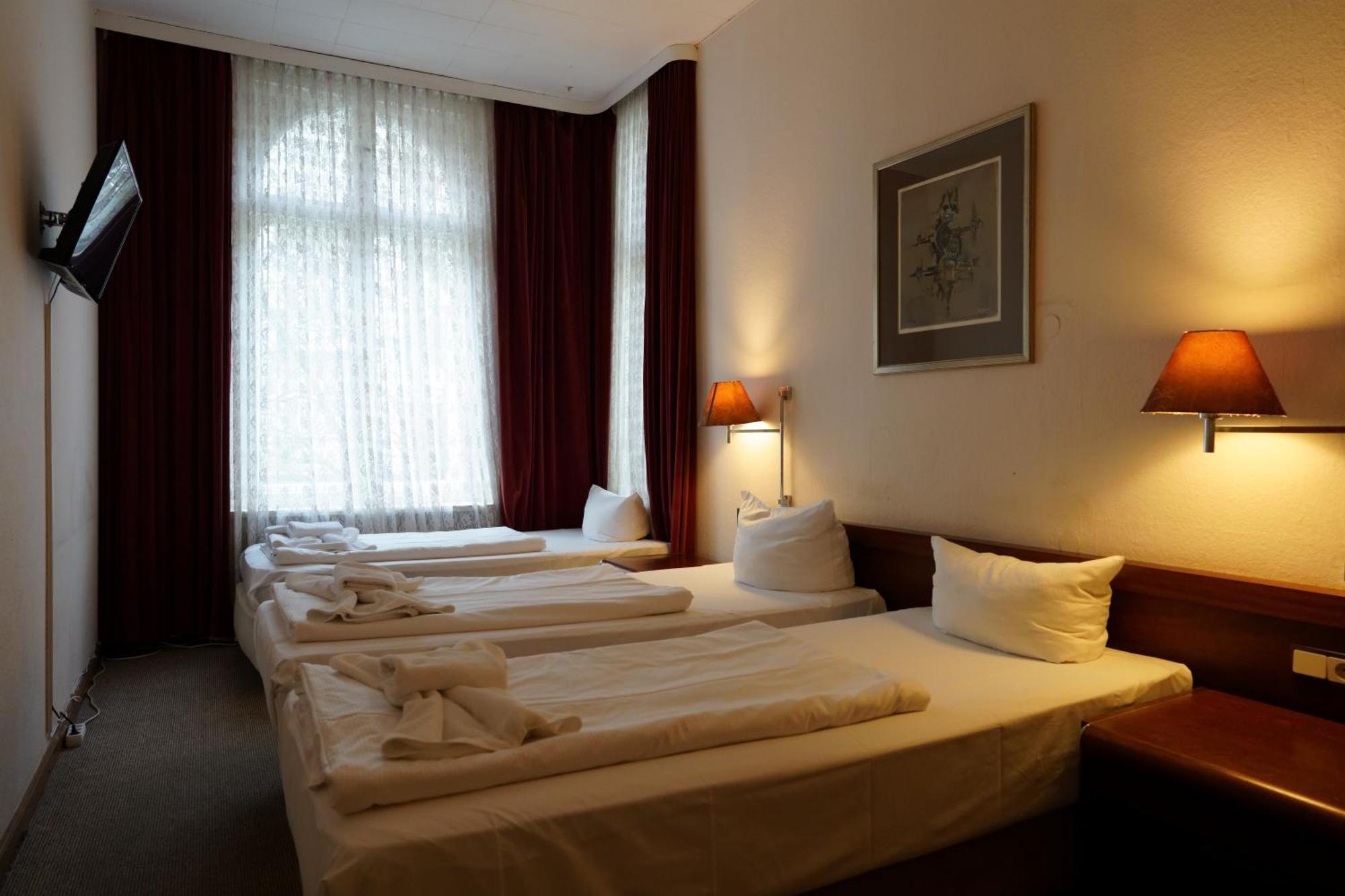 Hotel Pension Xantener Eck Берлин Екстериор снимка