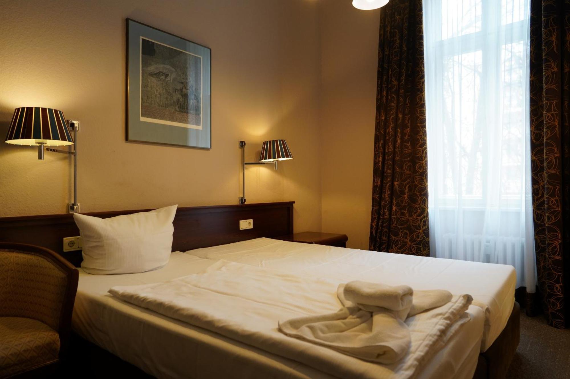 Hotel Pension Xantener Eck Берлин Екстериор снимка