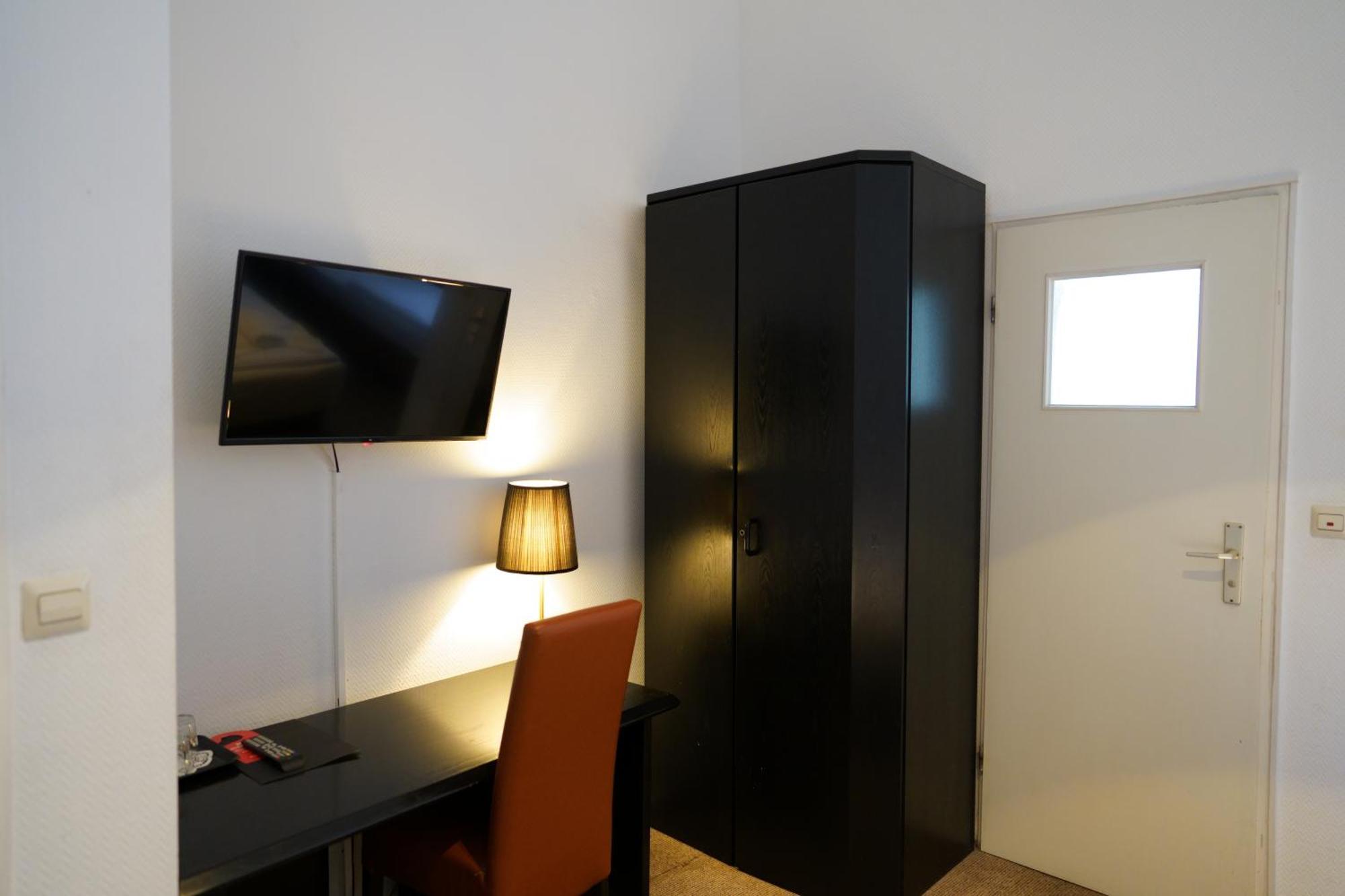 Hotel Pension Xantener Eck Берлин Екстериор снимка