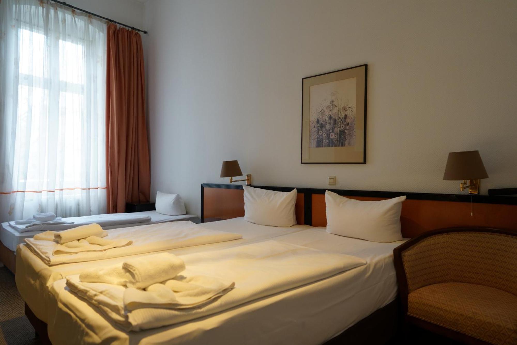 Hotel Pension Xantener Eck Берлин Екстериор снимка