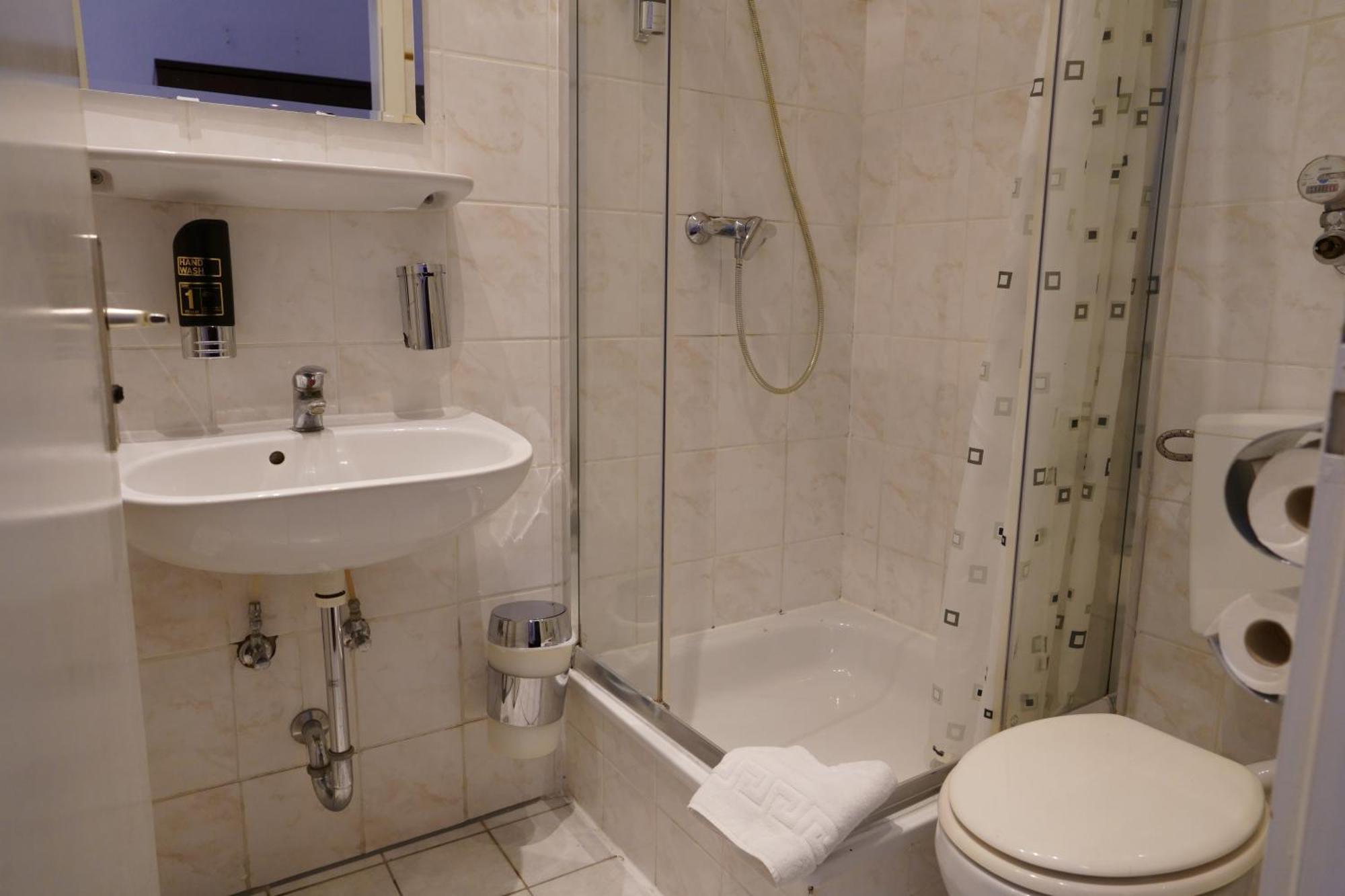 Hotel Pension Xantener Eck Берлин Екстериор снимка