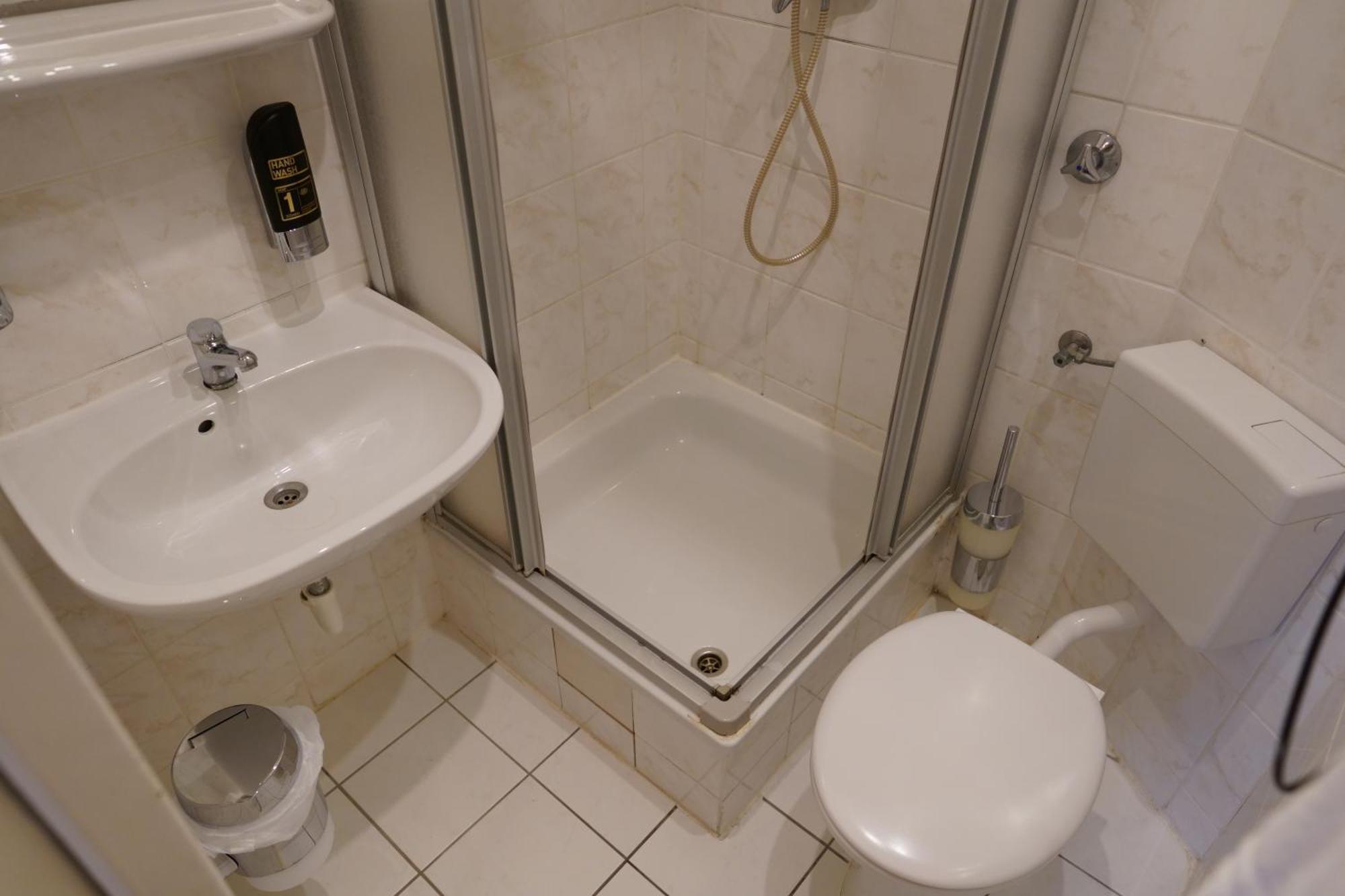 Hotel Pension Xantener Eck Берлин Екстериор снимка