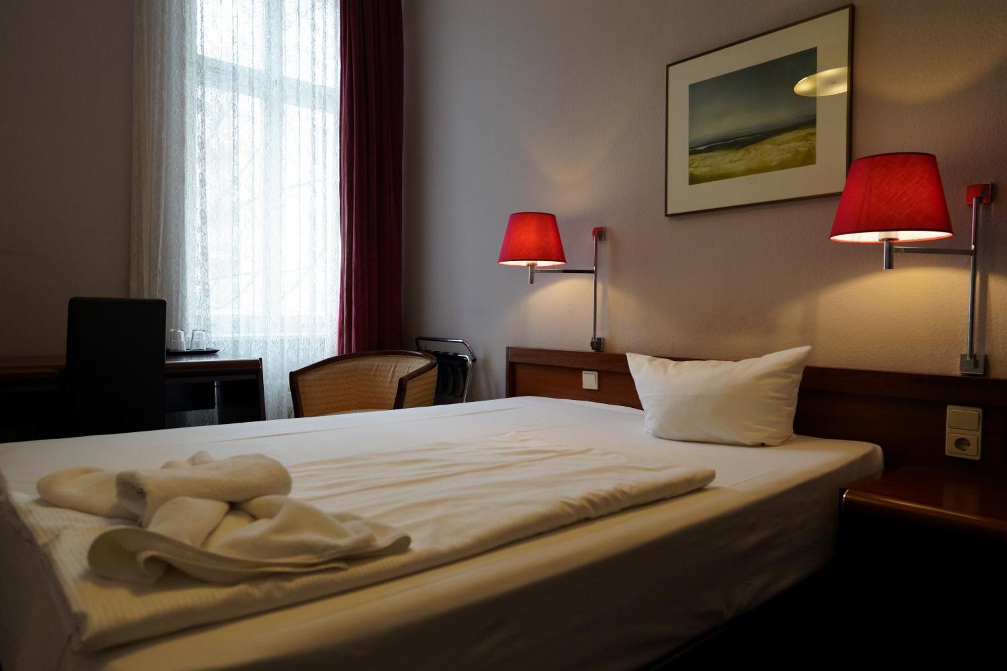 Hotel Pension Xantener Eck Берлин Екстериор снимка