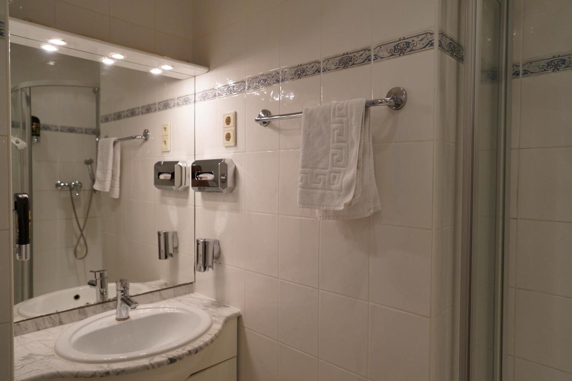 Hotel Pension Xantener Eck Берлин Екстериор снимка